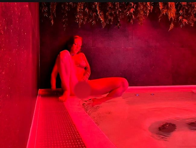 s*xy Rachel Porno Video: Geil erwischt und hemmungslos gefin**rt und ausgelegt in der Therme??