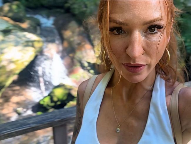 s*xy Rachel Porno Video: Heißer Wasserfall-Trip – fast hätte ich’s nicht mehr ausgehalten…