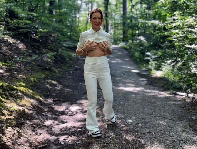s*xy Rachel Porno Video: Ich pi**te Mir Im Wald Die Weiße Hose Voll… Und War So Heiß!
